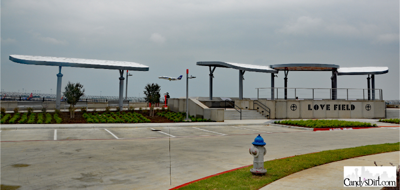 Observation area, Dallas Love Field, airplanes