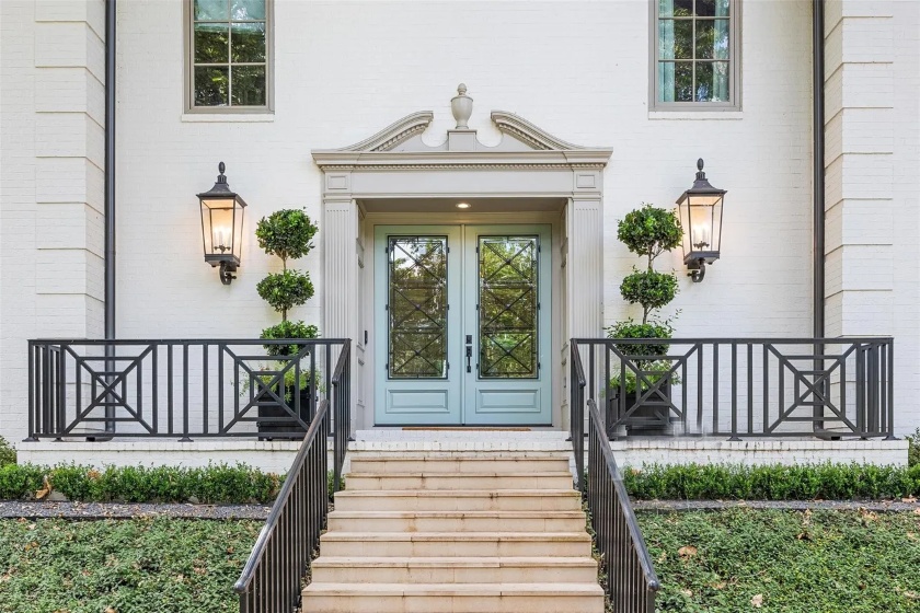 Enjoy Tee-Time Living on the Edge of Fort Worth's Colonial Country Club -  CandysDirt.com