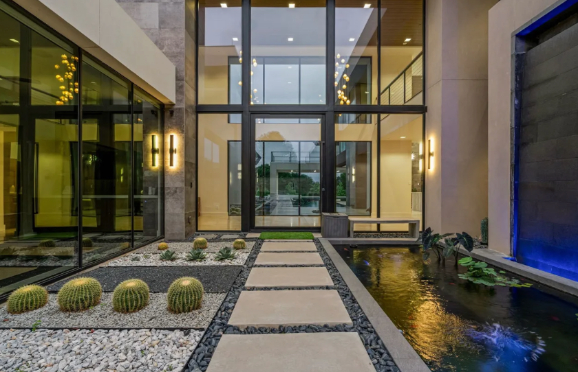 resort-style