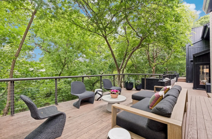 Lakewood modern treehouse