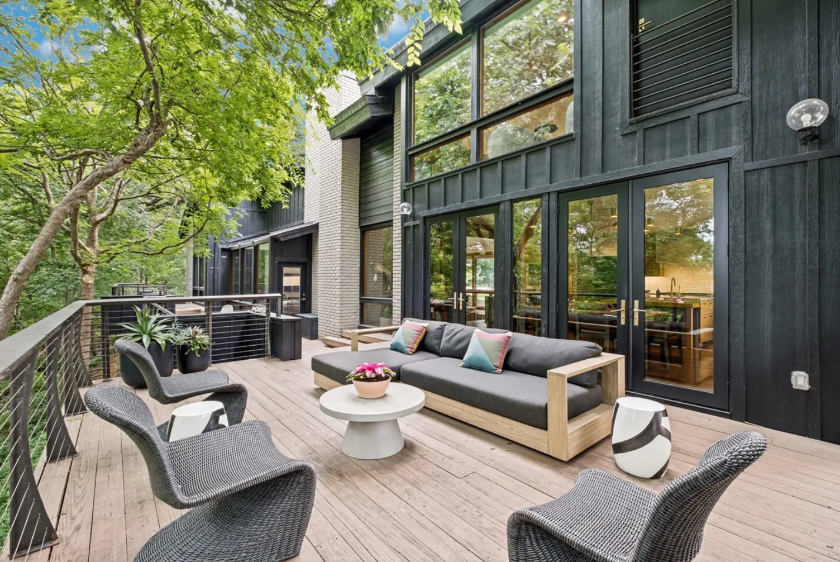 Lakewood modern treehouse