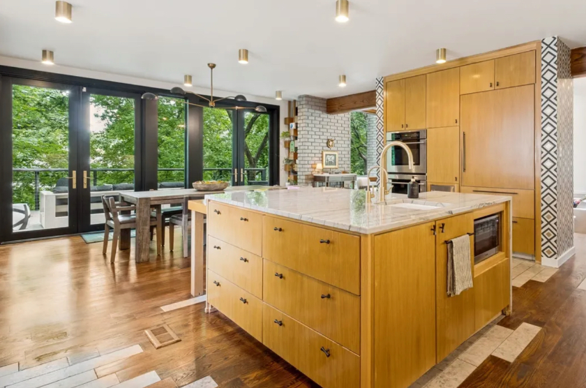 Lakewood modern treehouse