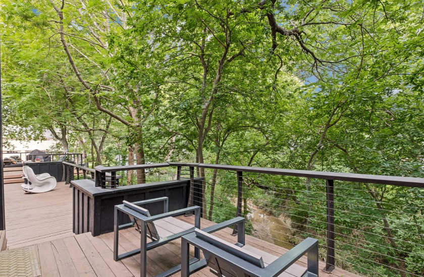 Lakewood modern treehouse