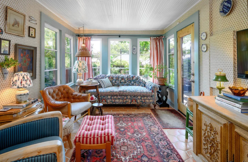 Kessler Park Tudor cottage