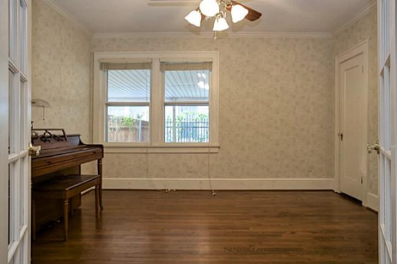 2213 Stanley Ave Music room