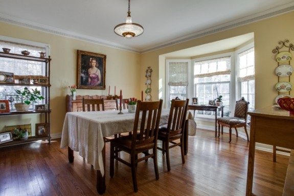 2215 Cambria Dining