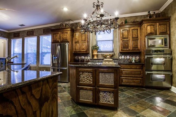2570 Bendbrook Kitchen