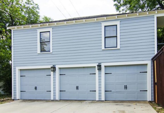 300 Edgefield Garage