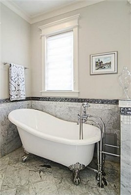 300 Edgefield Master Tub