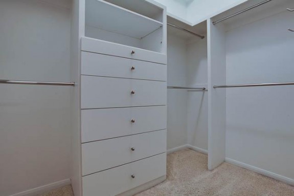 3225 Turtle Creek Closet