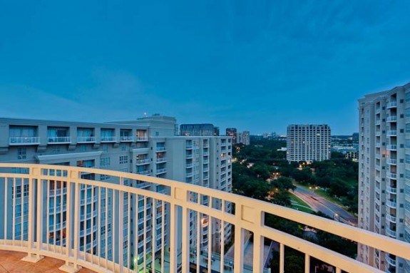 3225 Turtle Creek balcony