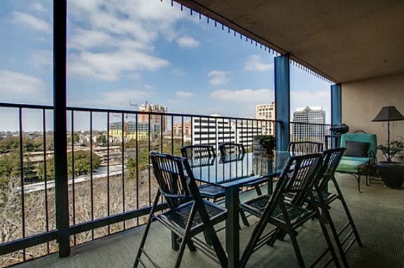3310 Fairmount 10B Balcony