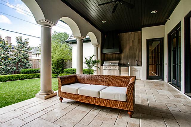 3417 Villanova patio