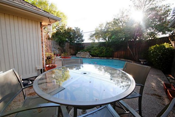3513 Plymouth Backyard