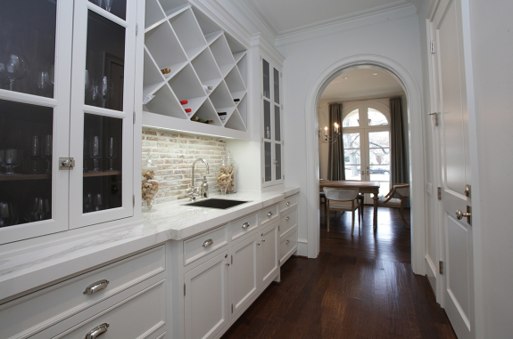 3819 Maplewood kitchen sink
