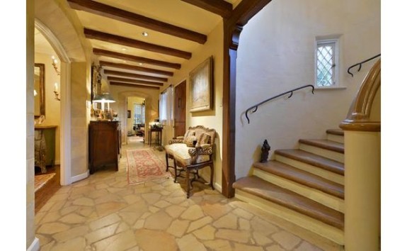 4414 Shenandoah stairs