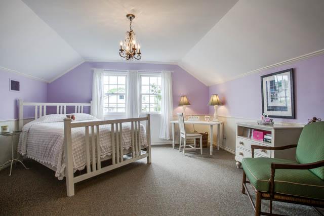4516 Livingston bedroom top