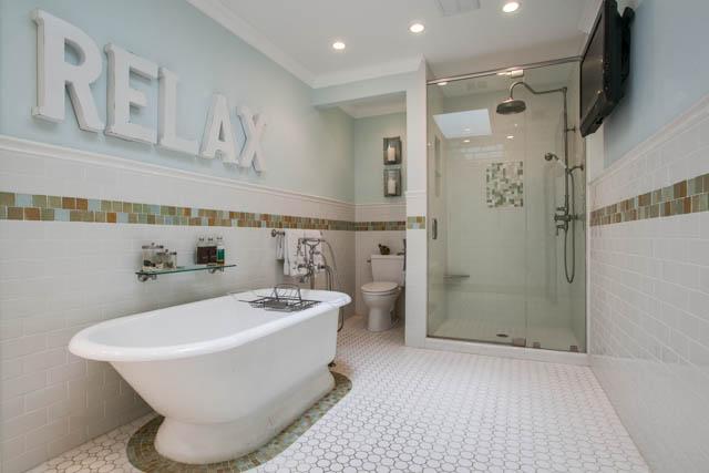 4516 Livingston master bath 2