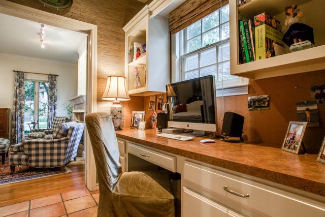 4516 Livingston study nook