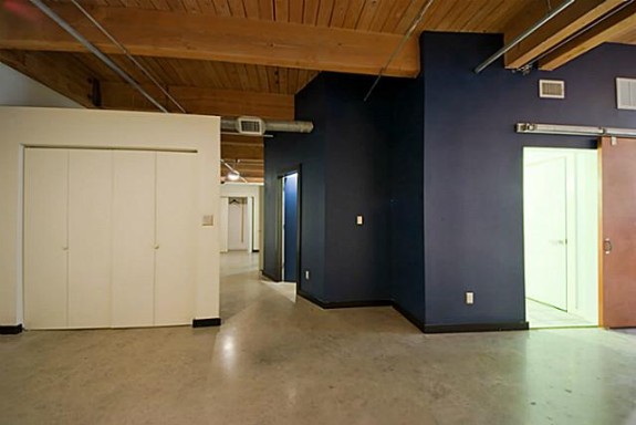 509 Elm 406 Bedroom2