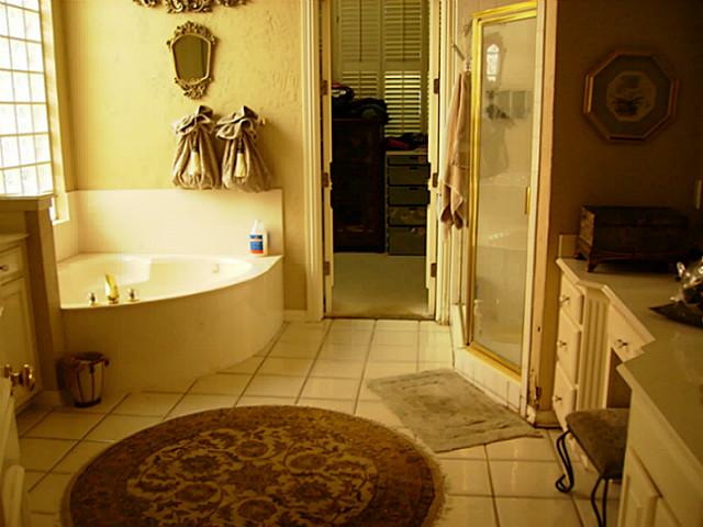 5219 Scarborough master bath