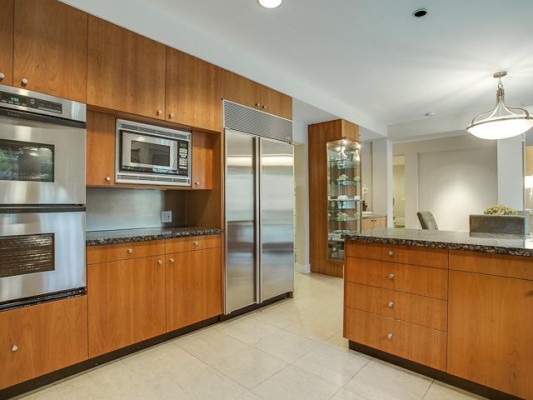 5616 Stonegate Kitchen 2