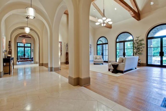 5625 Netherland Hall and Living