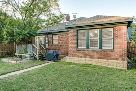 5802 Moticello Backyard