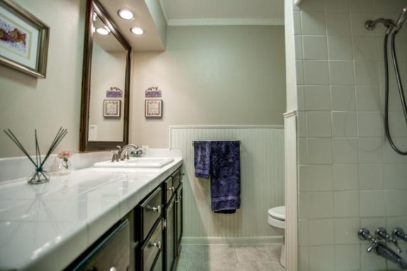 5818 E University bath