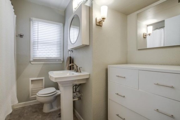 5915 Anita Master Bath