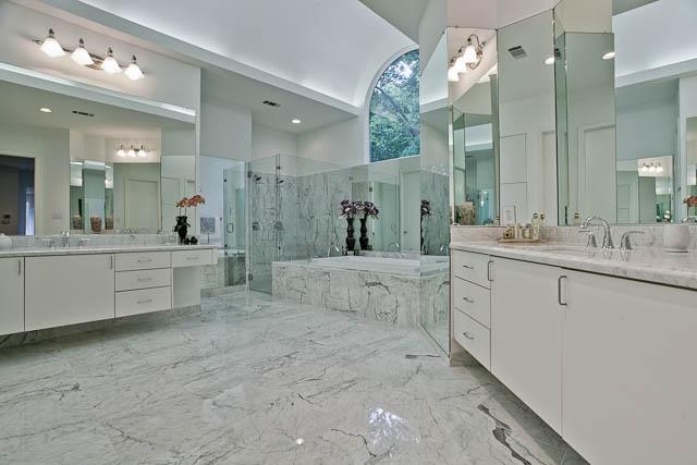 6309 Wilderness mastrer bath