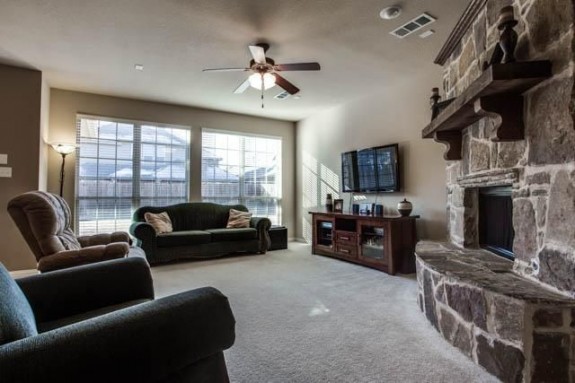 6401 Windsong Den