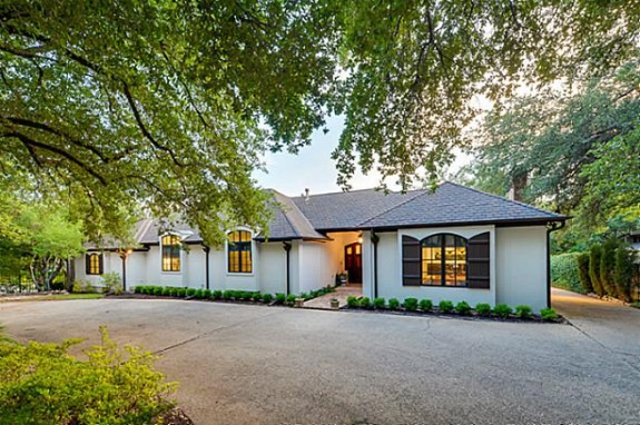 6512 Meadowcreek-Front-575x382