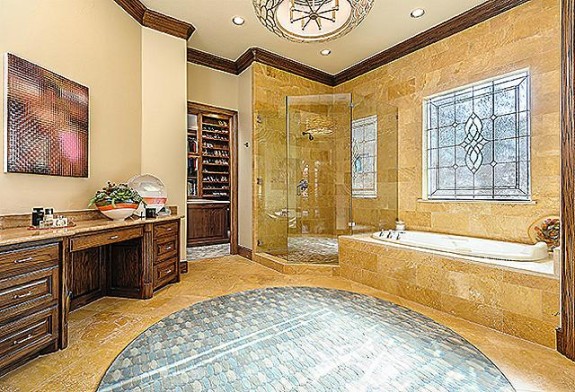 6615 Northport mbath