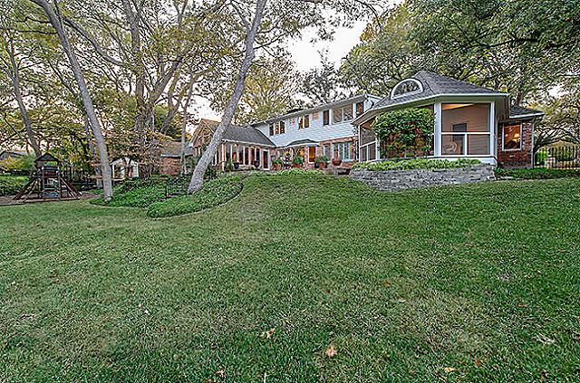 6928 Lloyd Valley side
