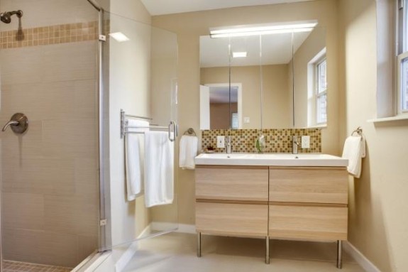6936 Kingsbury Master Bath