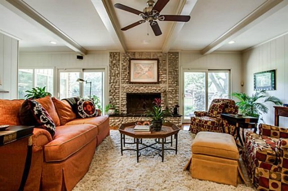 7126 Oak Bluff Fireplace