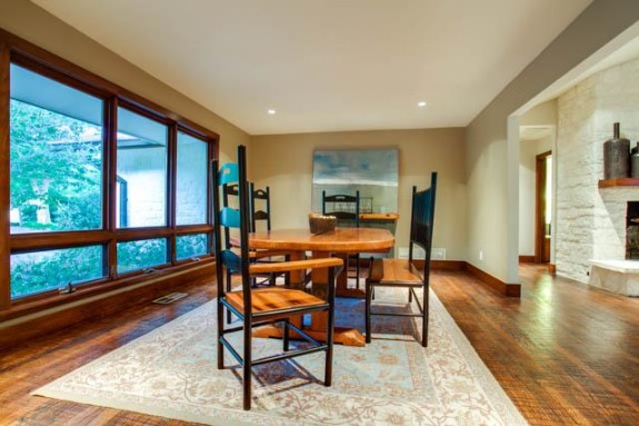 7151 Greentree DIning