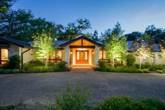 7151 Greentree Front