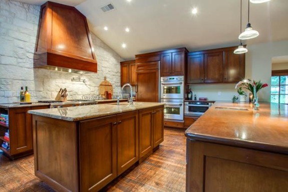 7151 Greentree Kitchen