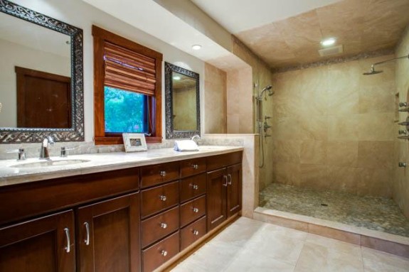 7151 Greentree Master Bath