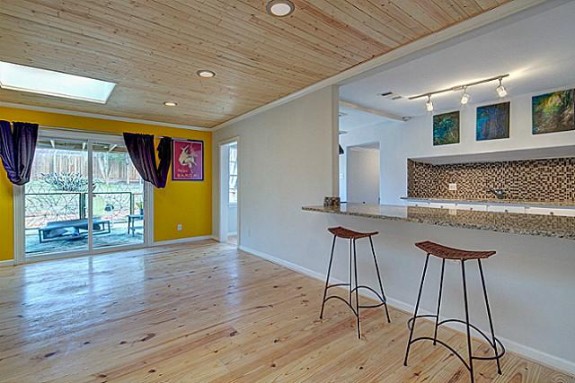 9003 Groveland Family room