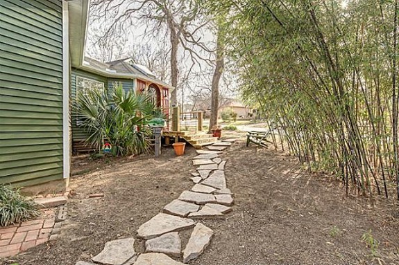 9003 Groveland Path