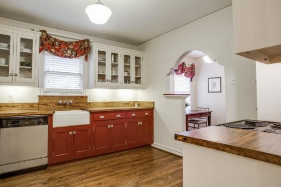 903 Monte Vista Kitchen