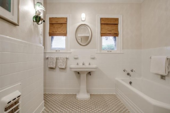 903 Monte Vista bath