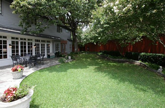 9215 Westview yard