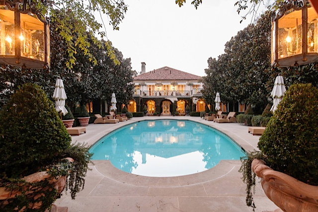 9434 Alva Court pool