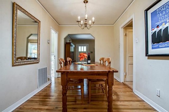 9553 Biscayne Dining