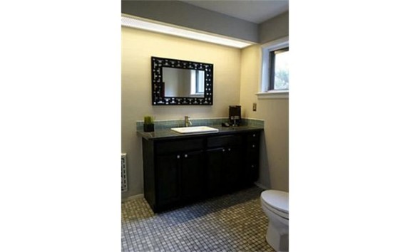 Gladiolus Master bath
