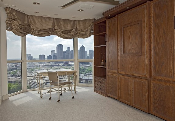 LaTour penthouse guest wall bed